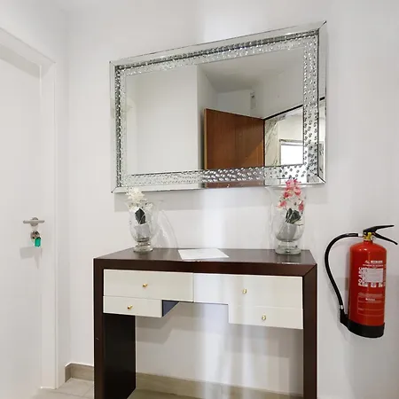 Natalina T2 Apartment